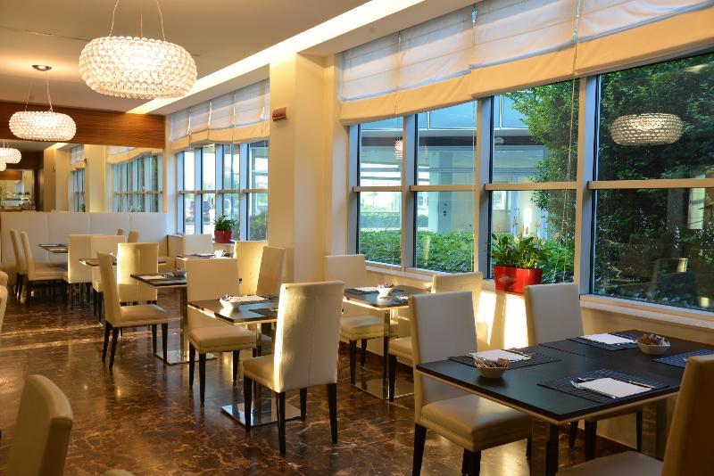 Hotel La Favorita マントヴァ エクステリア 写真
