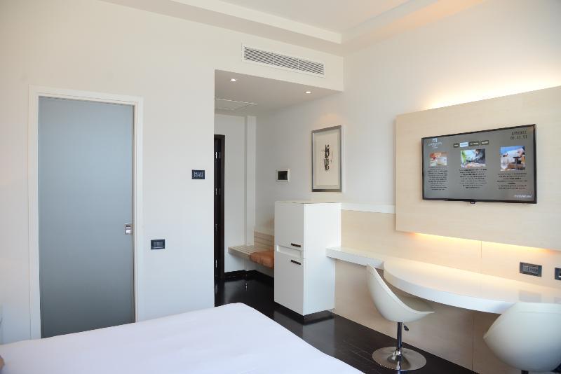 Hotel La Favorita マントヴァ エクステリア 写真