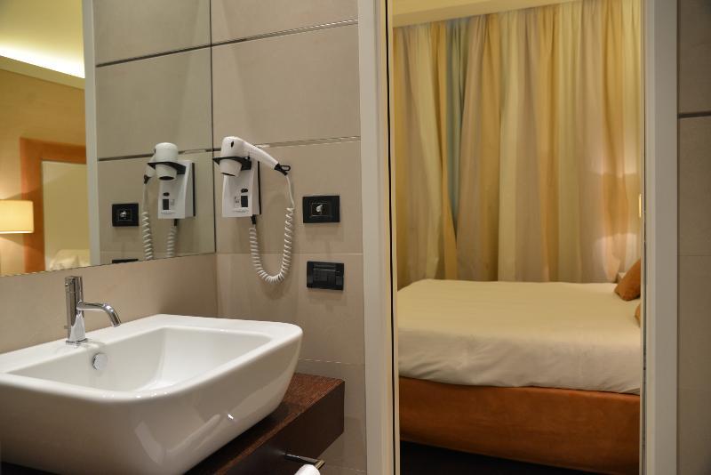 Hotel La Favorita マントヴァ エクステリア 写真
